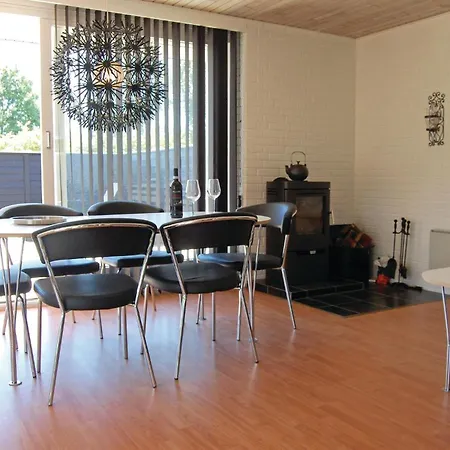 Ferienhaus Gorgeous In With Wifi *